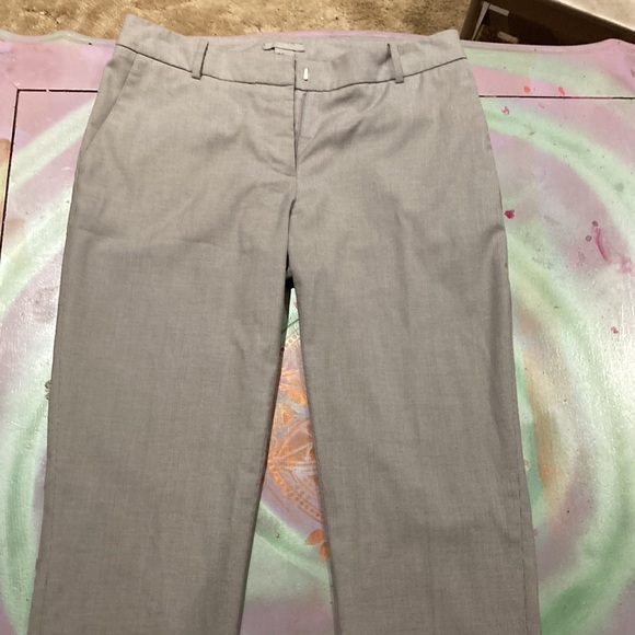 H&M Women’s Straight Leg Grey Cuffed Slacks Size 6 NWOT - Picture 3 of 4